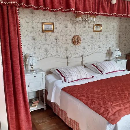 Aux Temps D'avant Bed & Breakfast