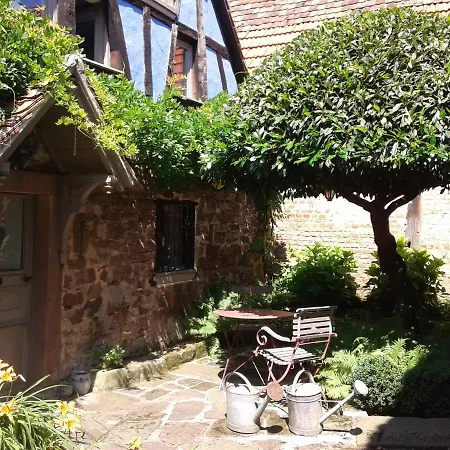 Aux Temps D'avant Bed & Breakfast *